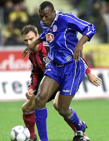 表现令人瞩 表现令人瞩